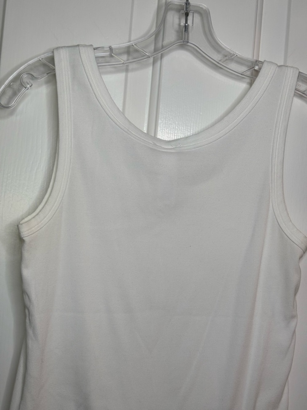 Like new Hanro White Tank Top - Classic Scoop Ribbed Style size M - Picture 7 of 7